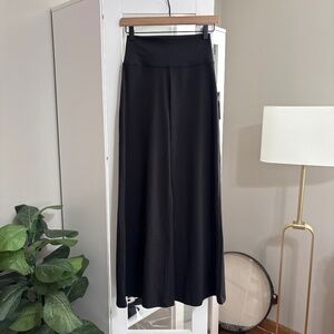 Vuori Halo Easy Wideleg Pant in Black size Small - Short length